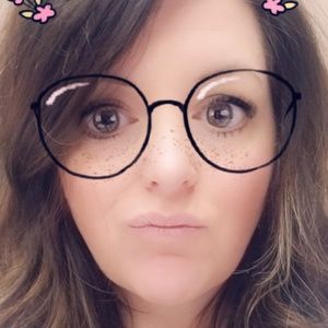 Meet your Posher, Angee